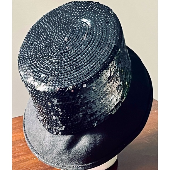 Vintage Black hat bell shape with sequins 4” Height 2" brim 100% wool - Picture 7 of 11